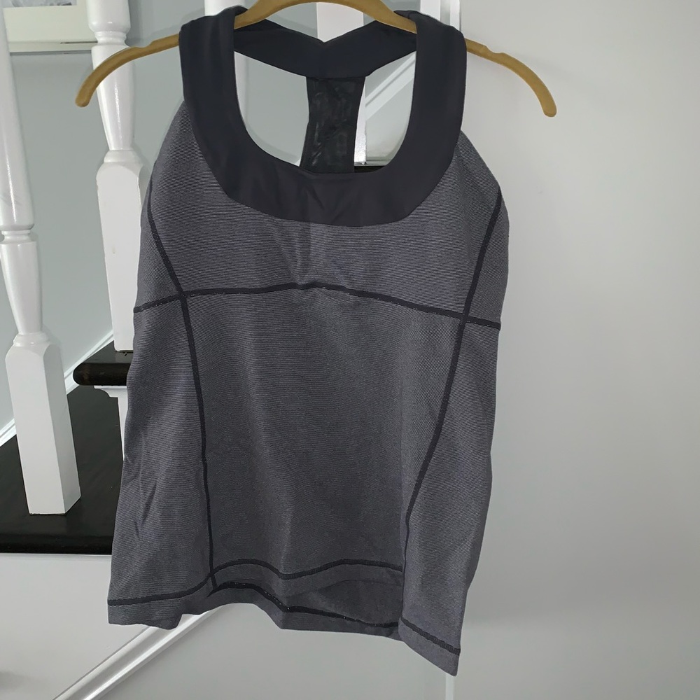 Lululemon workout top
